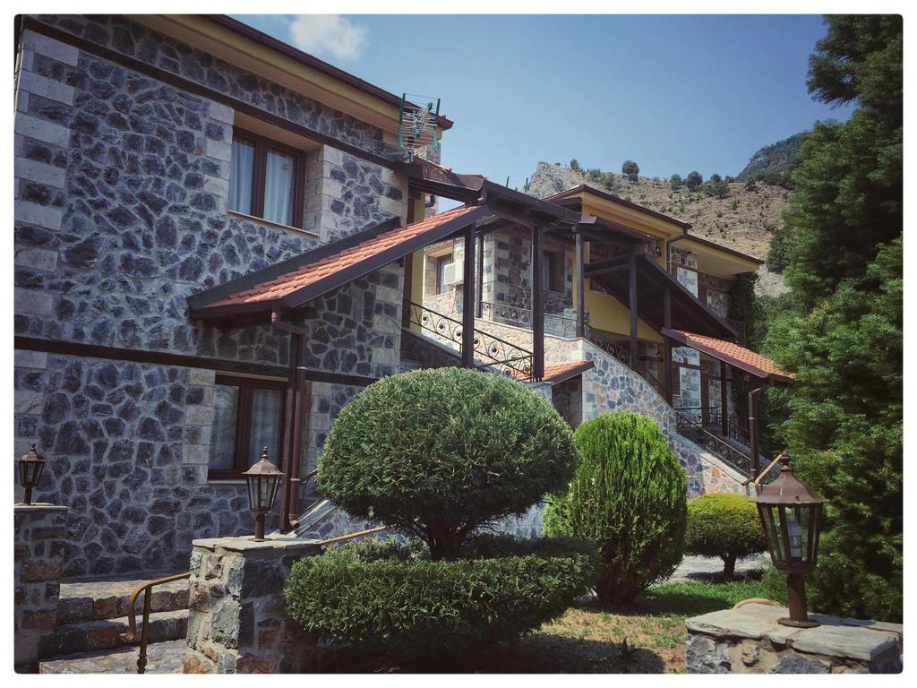 Yades Pozar Otel Káto Loutrákion Dış mekan fotoğraf